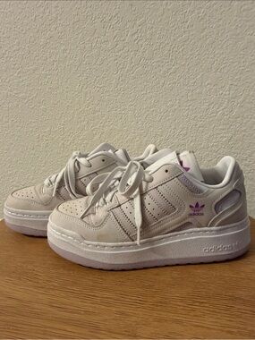 adidas XLG Forum size 7 women’s
